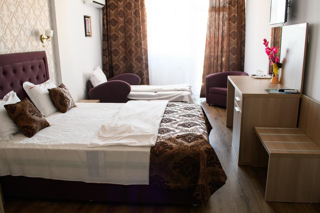 Hotel Clas Eforie Bagian luar foto