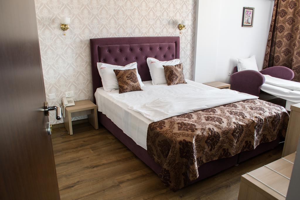 Hotel Clas Eforie Bagian luar foto
